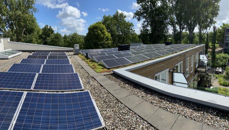 Villa Voorschot breidt zonnepanelen uit!
